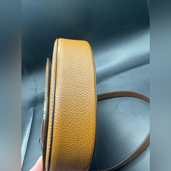 NWOT- Michael Kors Small Crossbody Bag with dust bag - Picture 3 of 12